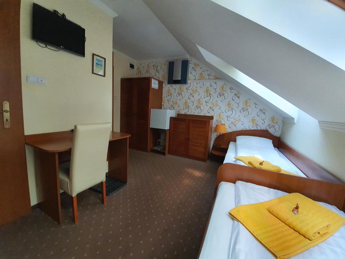 Platan Szallashely Hotel Sándorfalva Eksteriør billede