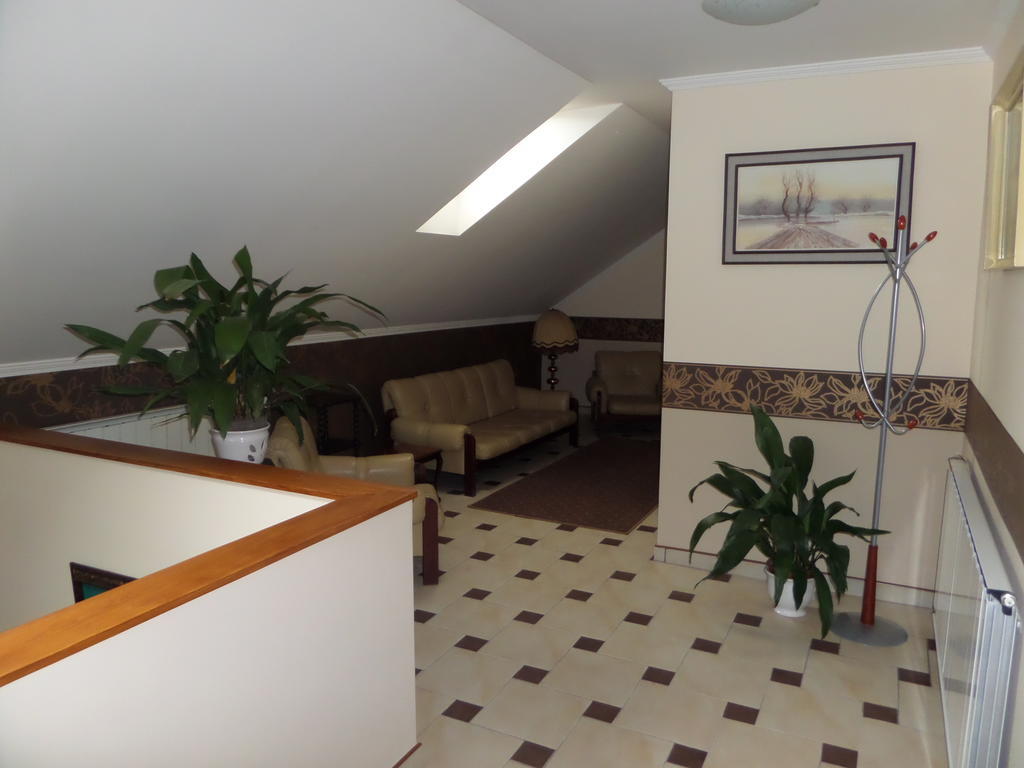 Platan Szallashely Hotel Sándorfalva Eksteriør billede