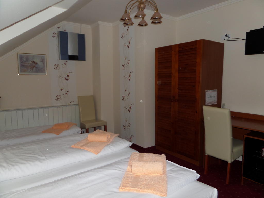 Platan Szallashely Hotel Sándorfalva Eksteriør billede
